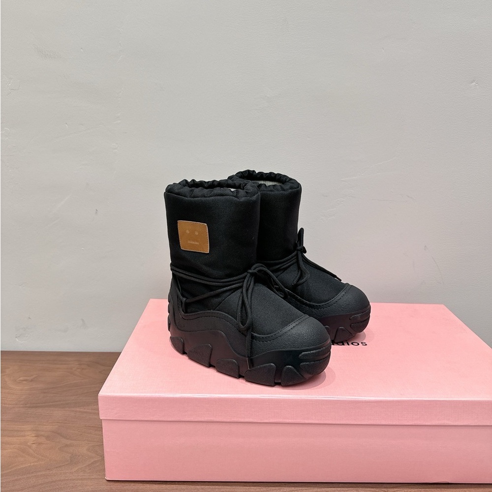 Acne Studios Black All-Weather Lace-Up Winter Boots - Picture 8 of 9